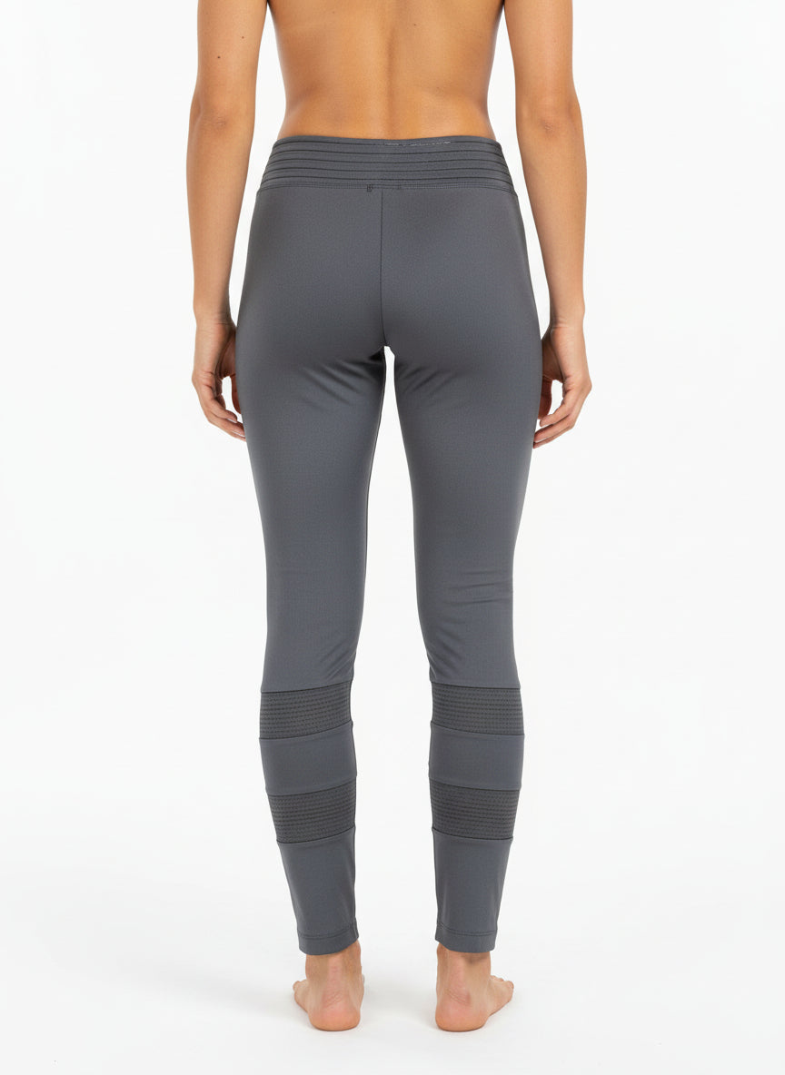 Black Shiny Performance Leggings – High-Waist Sculpt Fit with Reflective Logo